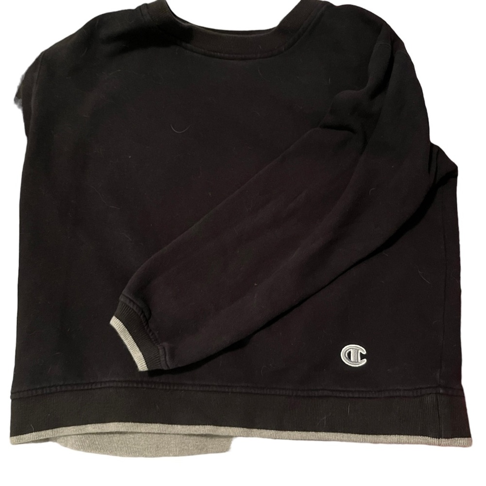 Champion vintage crewneck sweatshirt with a cropped fit